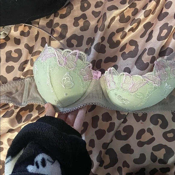 VS pink lacy butterfly bra in green + pink (s: 32B) - Picture 2 of 3